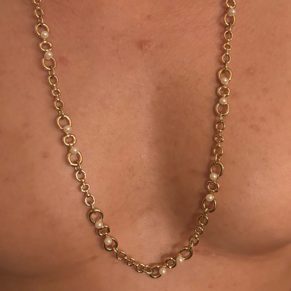 Pearl and chain necklace